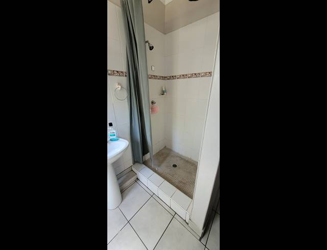 2 BEDROOM APARTMENT TO LET IN CLARENDON